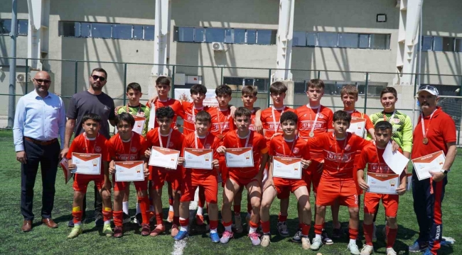Manisa'da Yapılan Okul Sporları Futbol Yıldızlar Türkiye Yarı Finalleri sona erdi