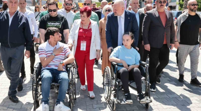Menemen'de sevgiye ve umuda engel yok