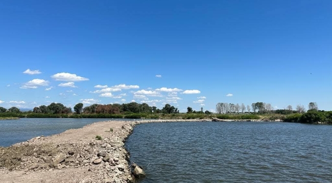 Meriç Nehri'ne deniz suyu karışmaması için set çekildi