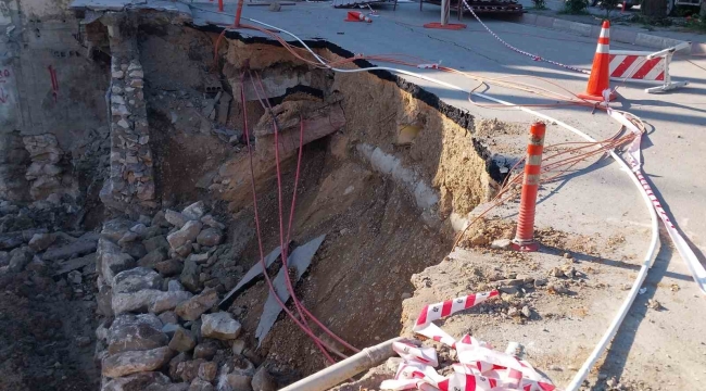 Mut'ta köprü ve yol kısmen çöktü, çevre esnafı mağdur oldu