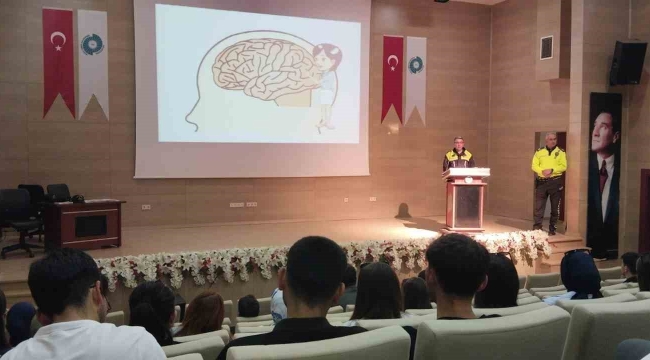 Niğde'de motosiklet kullanıcılarına güvenli sürüş eğitimi verildi