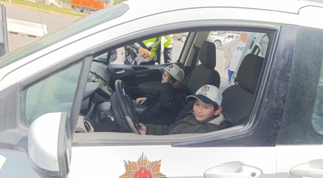 Niğde'de öğrenciler ve sürücülere trafik eğitimi verildi