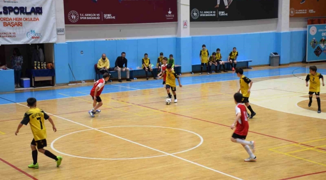 Okul Sporları futsal müsabakaları tamamlandı