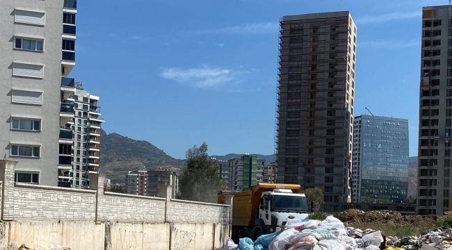 Örnekköy'de, adına yakışmayan çöp yığınları çözüm bekliyor