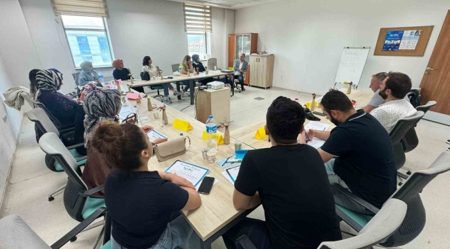 Sağlık elçilerine akademi eğitimi
