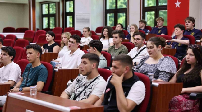 Sakarya Büyükşehir'in 'dirençli şehir' hedefi farklı renklerden gencin ilgi odağı oldu