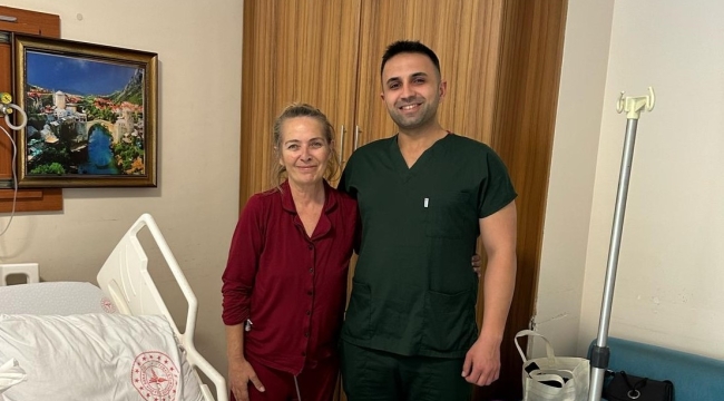 Soma Devlet Hastanesi'nde ilk kez 'Kapalı mide delinmesi ameliyatı' yapıldı