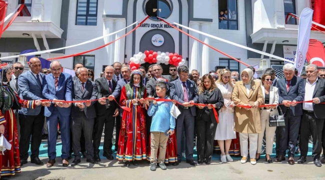 Van'da 4 gençlik merkezinin açılışı yapıldı