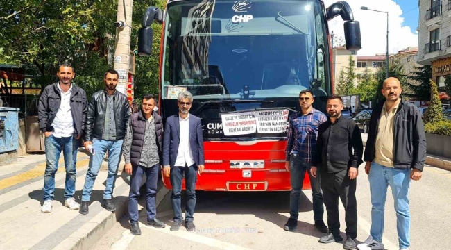 Van'da CHP Lideri Özgür Özel'e pankartlı protesto