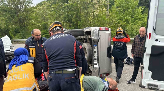 Zonguldak'ta iki aracın çarpıştığı kazada araçlardan biri devrildi: 2 yaralı